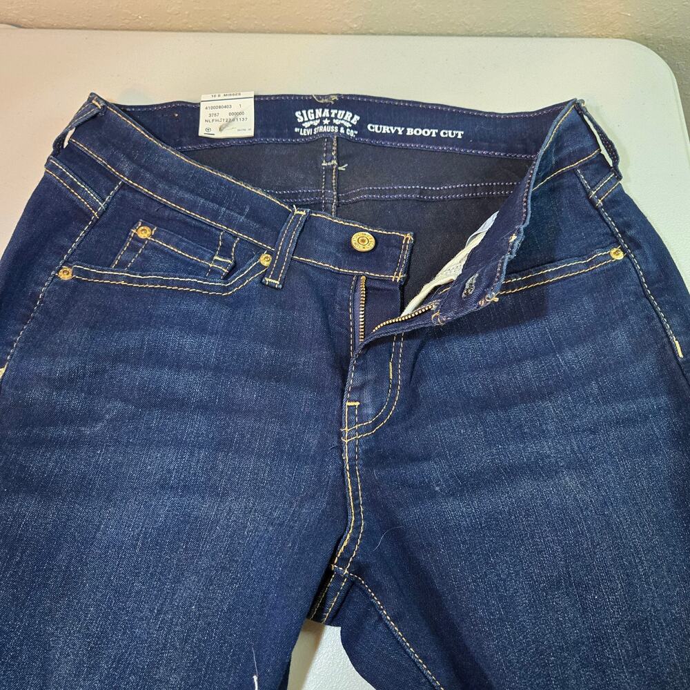 NWT Signature Levi Strauss‎ & Co Mid Rise Curvy Stretch Boot Cut Jeans Size 30s - Picture 2 of 5